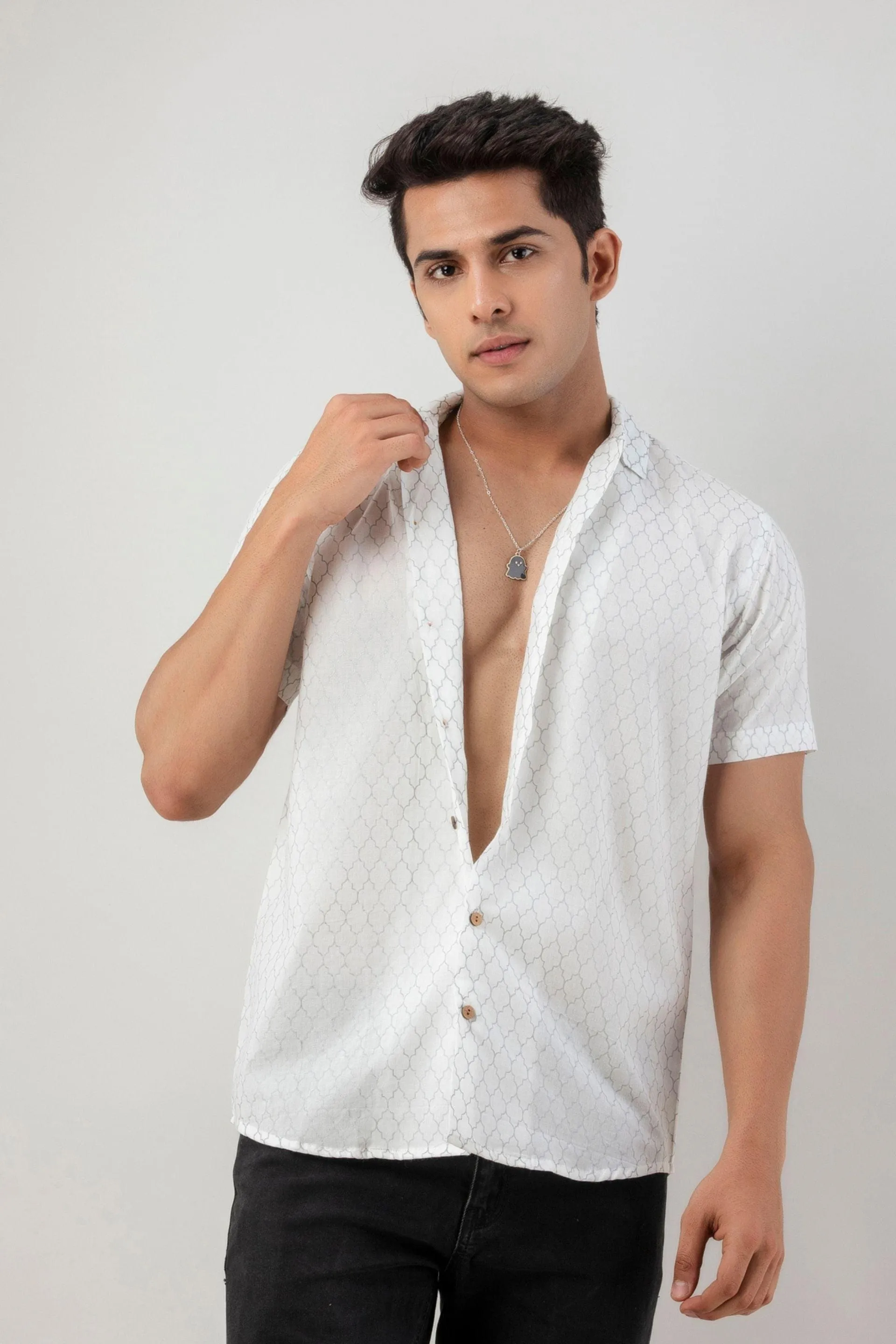 Firangi Yarn 100% Jaipuri Silver Jharokha Cotton Printed Cuban Collar Shirt- White