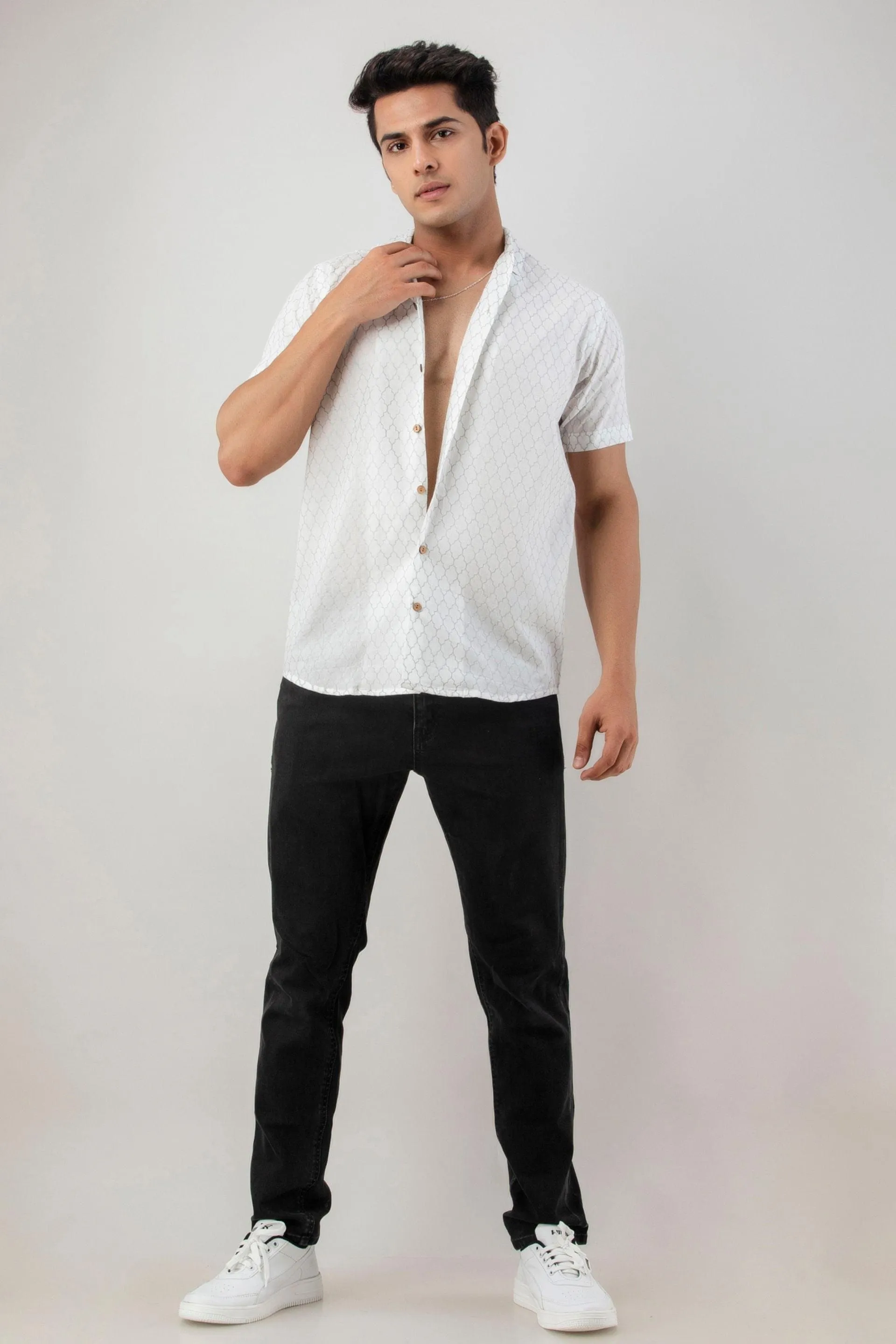 Firangi Yarn 100% Jaipuri Silver Jharokha Cotton Printed Cuban Collar Shirt- White