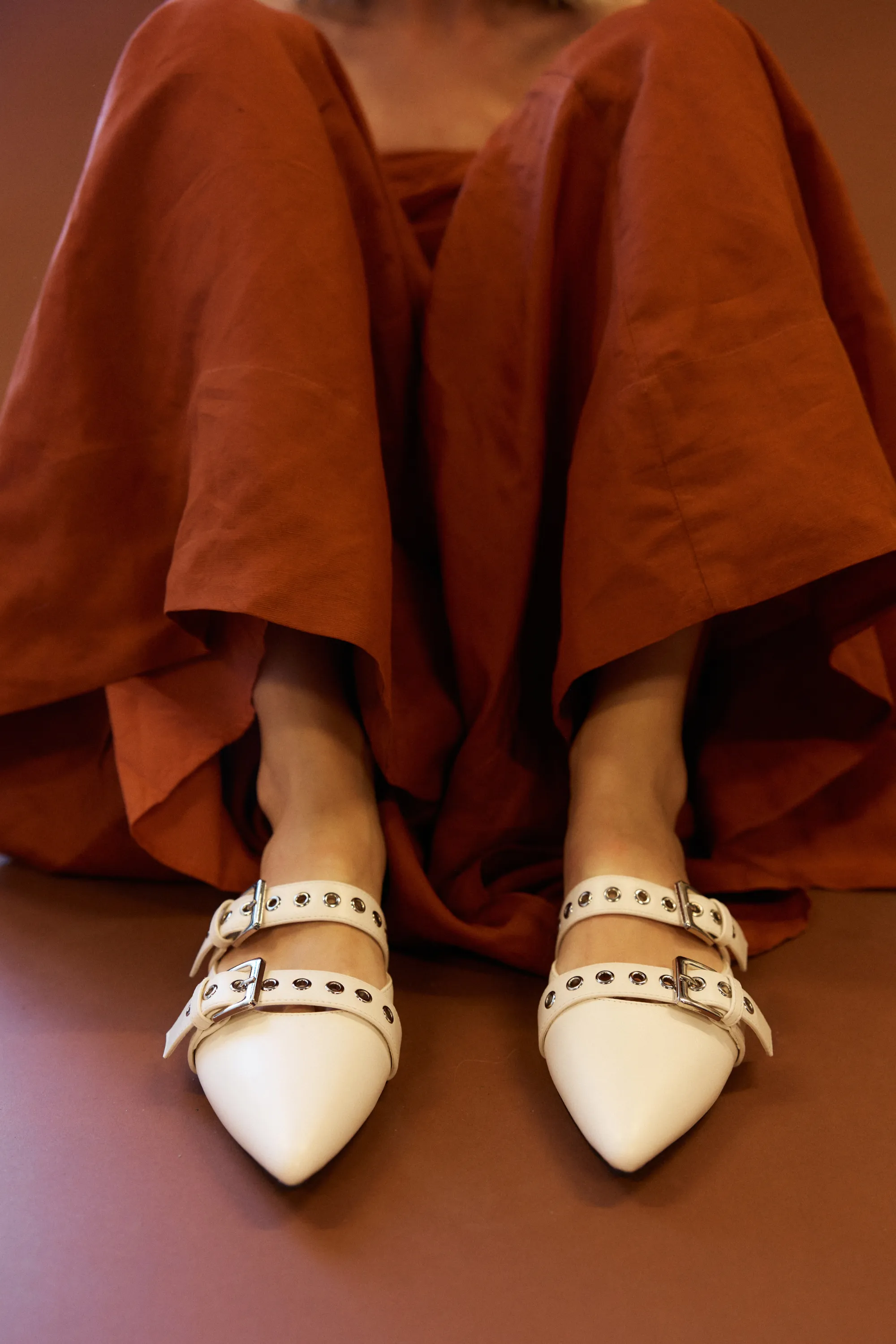 Indianna Point Toe Flats - Chalk White