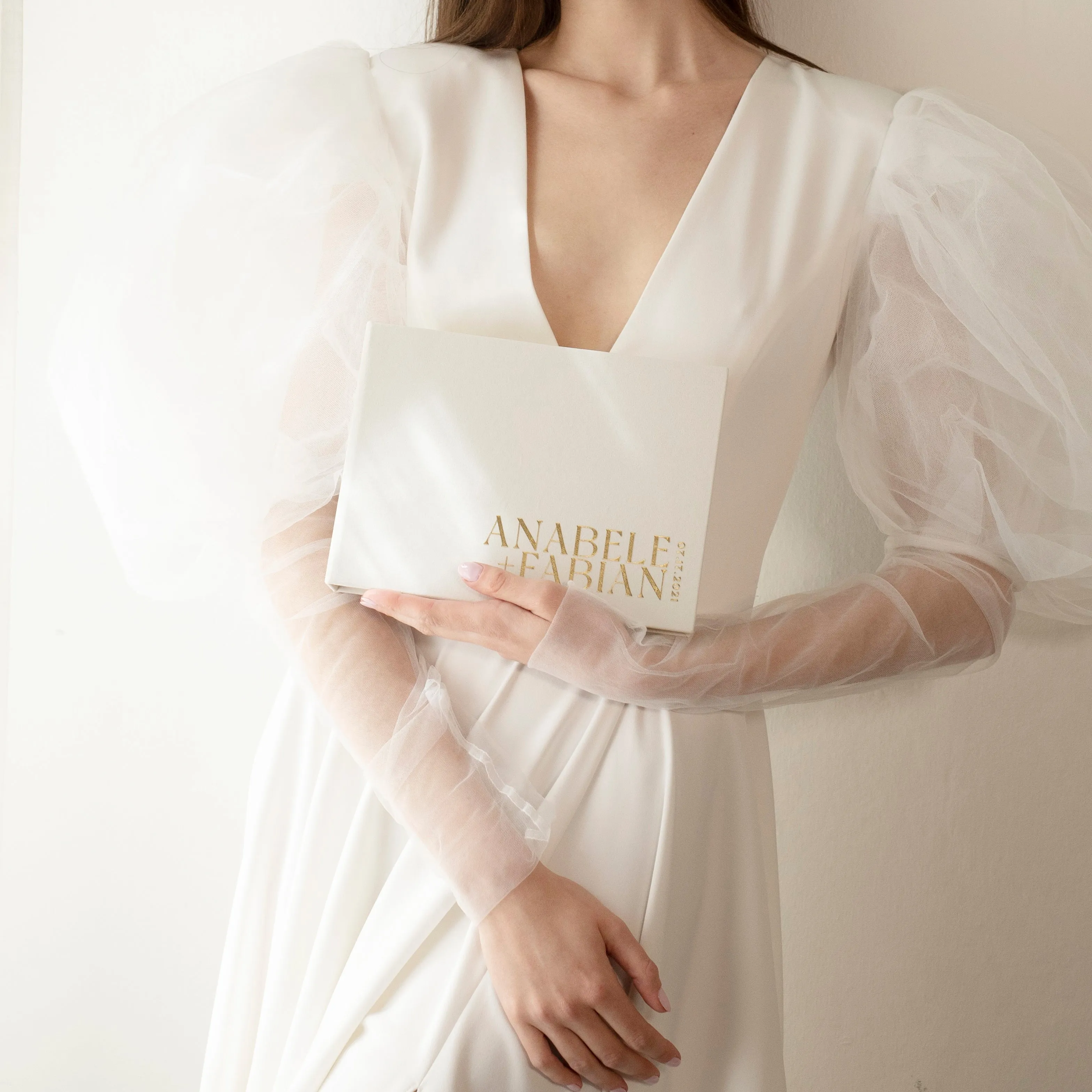 Silky White   Real Gold | Guest Book ♡