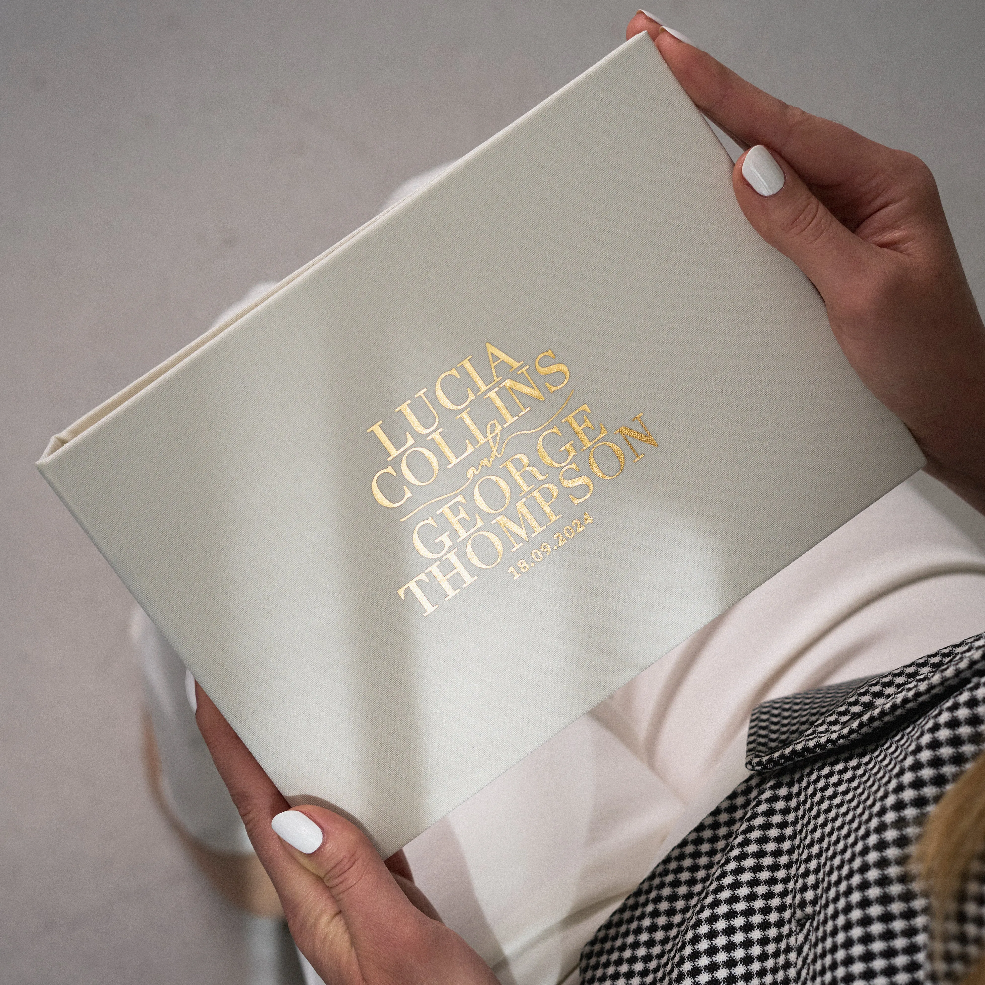 Silky White   Real Gold | Guest Book